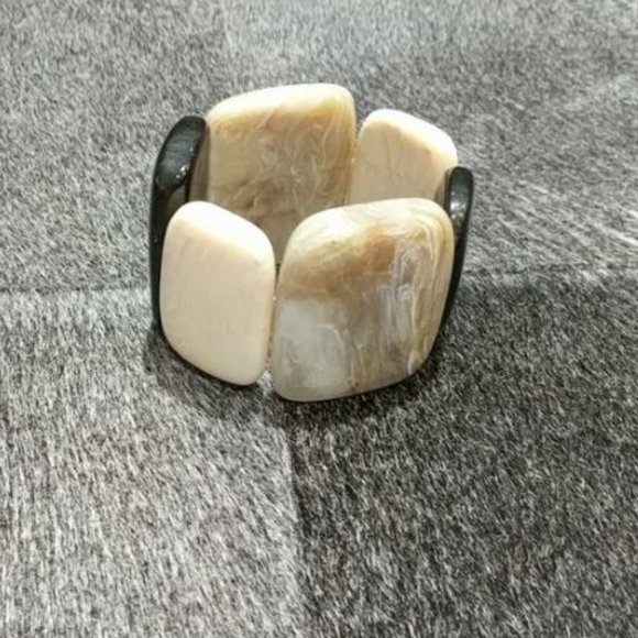 POLISHED TAGUA Stretch Bracelet Ivory Tan Black - Picture 5 of 7